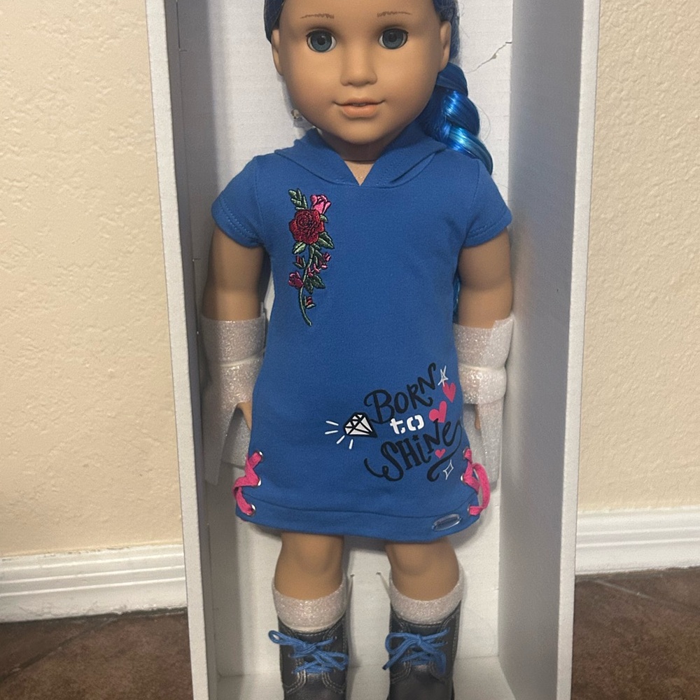 American Girl Truly Me 90 Street Chic Blue Hair 18in Fashion Doll Outfit Book - Picture 8 of 9